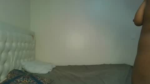 Hot petite online show from November 1, 12:18 pm