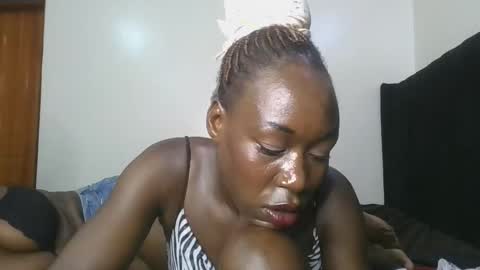 Hot petite online show from March 30, 12:39 pm