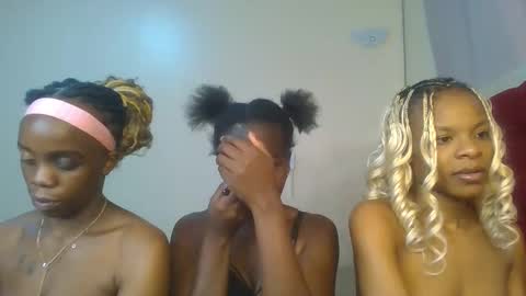 Snapshot of hot_petite1 chatting on June 8, 2:06 pm Hot petite online show from June 8, 2:06 pm