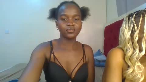 Snapshot of hot_petite1 chatting on June 9, 9:48 pm Hot petite online show from June 9, 9:48 pm