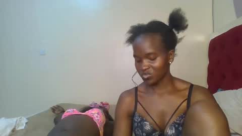 Snapshot of hot_petite1 chatting on June 11, 12:32 am Hot petite online show from June 11, 12:32 am