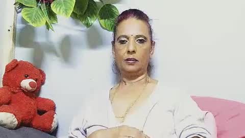 hot queen online show from July 11, 7:05 pm
