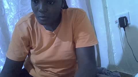 RAYLAH online show from March 21, 2:53 pm