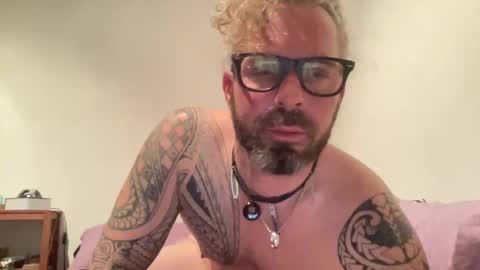 Snapshot of hot_sex83 chatting on February 5, 6:37 pm letmedoo2 online show from February 5, 6:37 pm