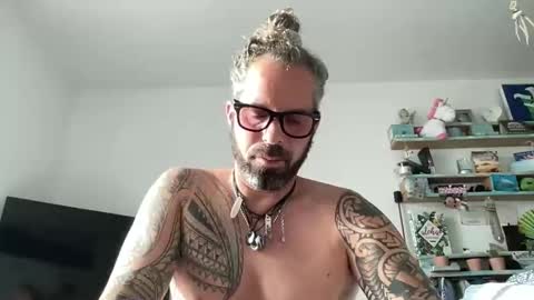 Snapshot of hot_sex83 chatting on December 1, 11:04 am letmedoo2 online show from December 1, 11:04 am