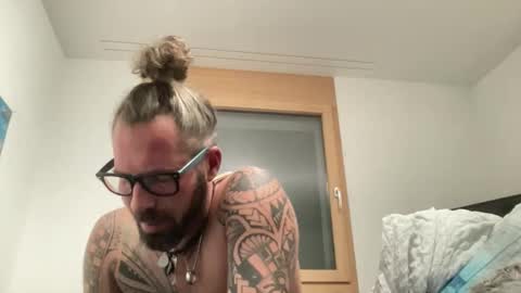 Snapshot of hot_sex83 chatting on December 17, 6:58 pm letmedoo2 online show from December 17, 6:58 pm