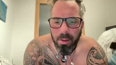 Snapshot of hot_sex83 chatting on December 22, 9:23 pm letmedoo2 online show from December 22, 9:23 pm