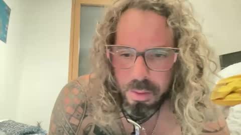 letmedoo2 online show from February 11, 9:31 pm