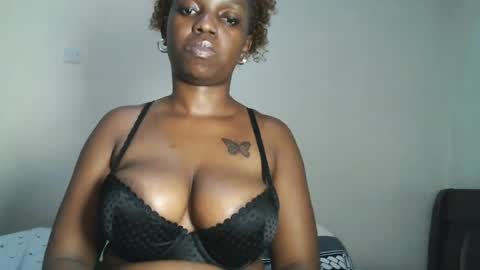 Snapshot of hot_sexxy_baby chatting on June 16, 2:52 pm hot_sexxy_baby online show from June 16, 2:52 pm