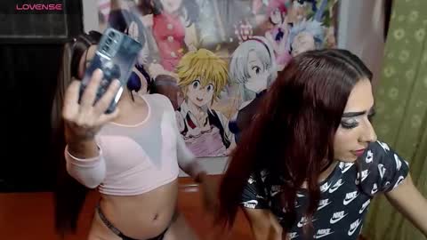 Snapshot of hot_skiiny chatting on December 3, 4:53 am hot_skiiny online show from December 3, 4:53 am