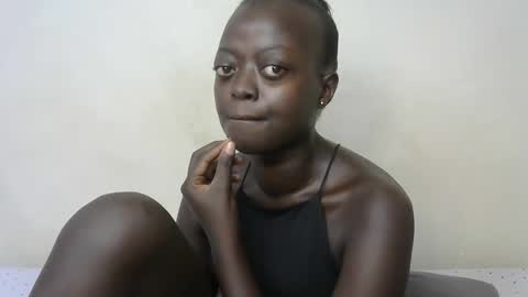 Snapshot of hot_tashaa chatting on April 27, 4:43 am hot_tashaa online show from April 27, 4:43 am