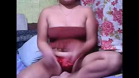 Snapshot of hot_tricia05 chatting on March 3, 1:31 am hot_tricia05 online show from March 3, 1:31 am