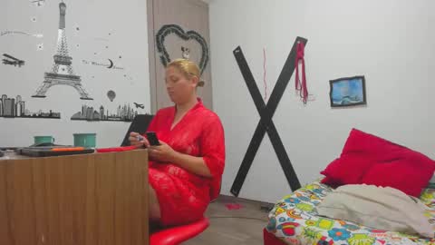 Snapshot of hotandfierylatinos chatting on February 12, 10:35 am hotandfierylatinos online show from February 12, 10:35 am