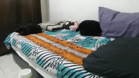 Hot and PowerHOPE U MISS ME online show from December 10, 2:05 am