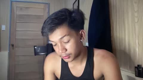 Snapshot of hotasian_jerome chatting on April 19, 1:21 pm hotasian_jerome online show from April 19, 1:21 pm