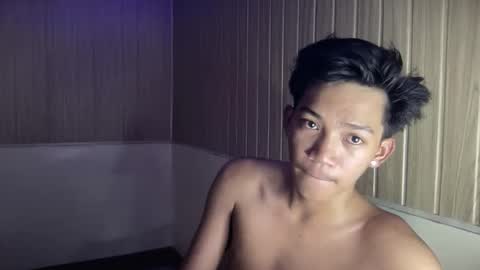 Snapshot of hotasian_jerome chatting on April 28, 5:12 am hotasian_jerome online show from April 28, 5:12 am