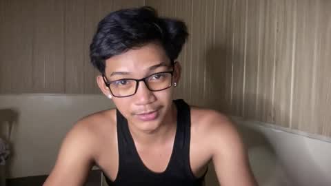 Snapshot of hotasian_jerome chatting on May 8, 11:48 am hotasian_jerome online show from May 8, 11:48 am