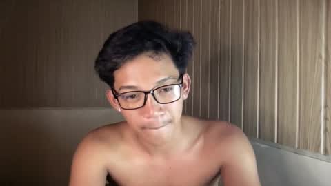 Snapshot of hotasian_jerome chatting on May 10, 10:20 am hotasian_jerome online show from May 10, 10:20 am