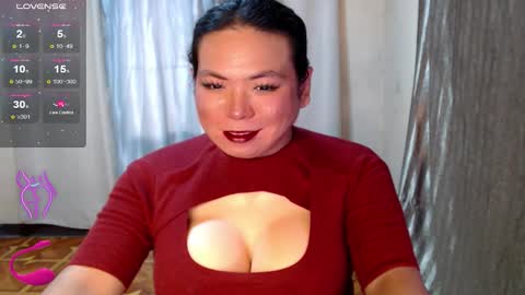 Snapshot of hotasian_mama chatting on October 6, 7:17 am Grace online show from October 6, 7:17 am