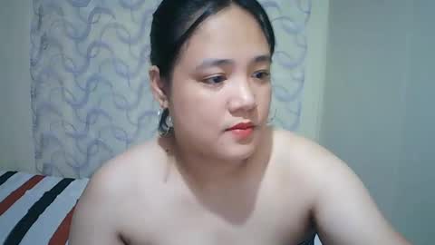 Snapshot of hotbabymomma chatting on February 25, 1:30 am Lynn online show from February 25, 1:30 am