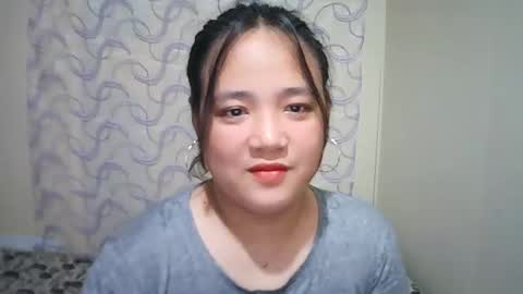 Snapshot of hotbabymomma chatting on March 4, 1:01 am Lynn online show from March 4, 1:01 am