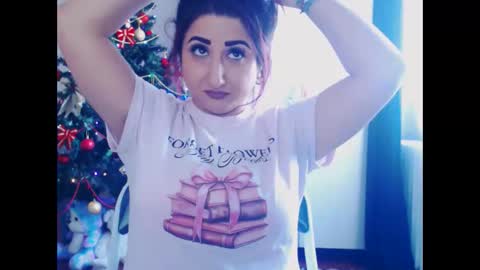 hotboobsmaya online show from December 17, 8:53 am