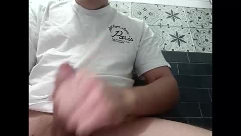 Snapshot of hotboy202532 chatting on November 2, 12:02 am hotboy202532 online show from November 2, 12:02 am