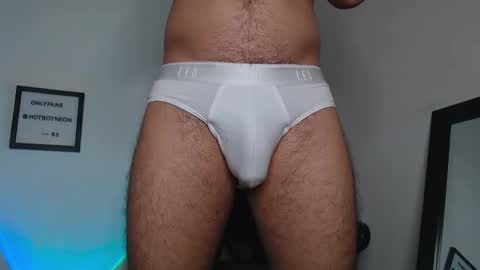 Snapshot of hotboyneon490 chatting on January 6, 12:37 am Alex Neon online show from January 6, 12:37 am