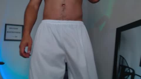 Snapshot of hotboyneon490 chatting on February 1, 4:33 pm Alex Neon online show from February 1, 4:33 pm