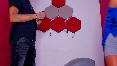 Snapshot of hotbrunne chatting on December 10, 9:43 pm Astrid Steve coco online show from December 10, 9:43 pm