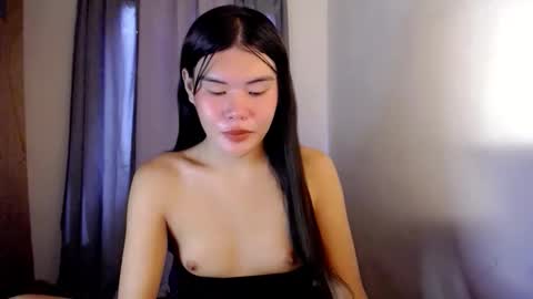 Snapshot of hotbunnyrainx chatting on October 28, 2:15 am rain online show from October 28, 2:15 am