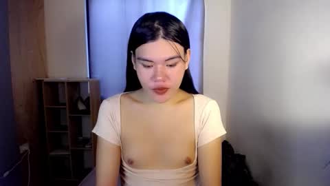 Snapshot of hotbunnyrainx chatting on November 16, 1:44 am rain online show from November 16, 1:44 am