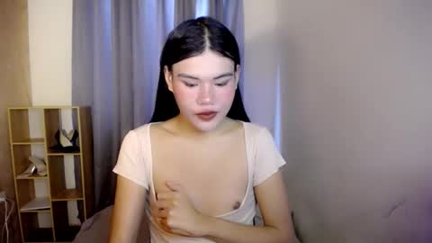 Snapshot of hotbunnyrainx chatting on November 23, 6:57 am rain online show from November 23, 6:57 am