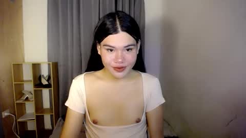 Snapshot of hotbunnyrainx chatting on November 27, 9:22 am rain online show from November 27, 9:22 am