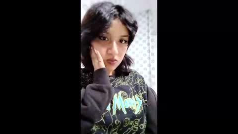 Snapshot of hotcakes_uwu chatting on May 22, 2:30 am Hotcakes online show from May 22, 2:30 am