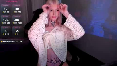 hotchubently online show from September 9, 8:03 am