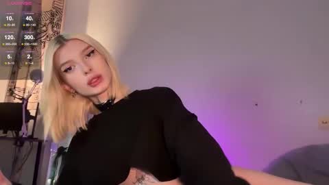 hotchubently online show from October 15, 2:50 pm