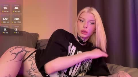 hotchubently online show from April 12, 11:15 am