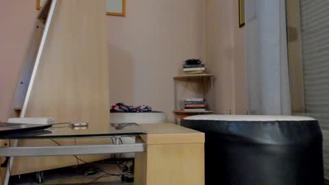 Snapshot of hotel77777 chatting on February 26, 7:24 pm Erika online show from February 26, 7:24 pm