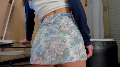 Snapshot of hotel77777 chatting on February 27, 8:42 pm Erika online show from February 27, 8:42 pm