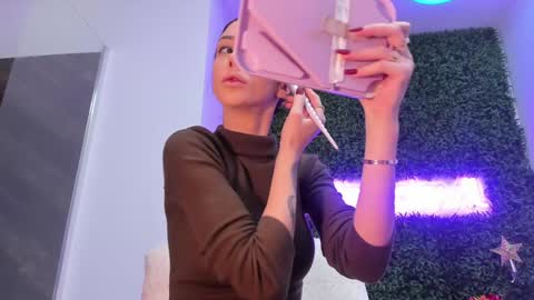 hotfallingdevil online show from November 29, 5:54 am