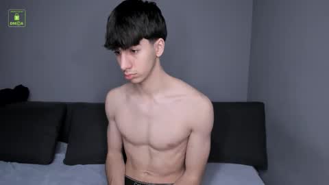 Snapshot of hotflirtyfella chatting on February 4, 6:41 am QUENTIN online show from February 4, 6:41 am