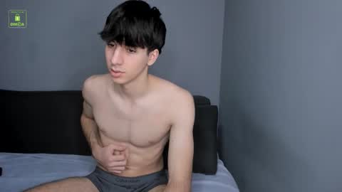 Snapshot of hotflirtyfella chatting on February 19, 6:42 am QUENTIN online show from February 19, 6:42 am