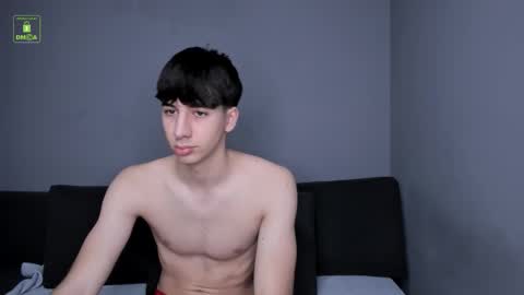 Snapshot of hotflirtyfella chatting on February 22, 6:46 am QUENTIN online show from February 22, 6:46 am