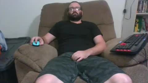 Snapshot of hotforyou17 chatting on December 14, 12:01 am justforyoulove online show from December 14, 12:01 am