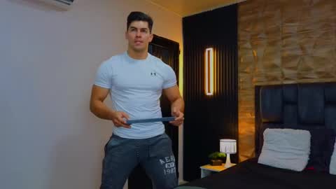 felipe  marcello online show from February 12, 11:09 pm