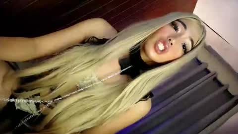 hotfucking_queen1111 online show from May 31, 9:16 am