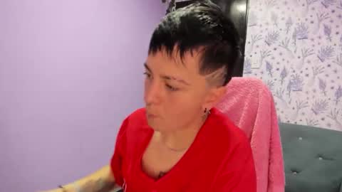 Snapshot of hothannah_ chatting on November 9, 2:10 am hannah online show from November 9, 2:10 am