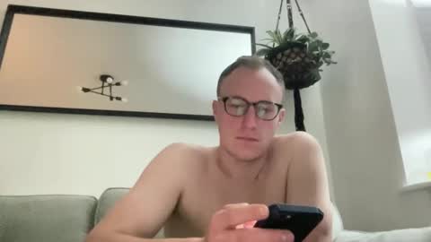 Snapshot of hotholby86 chatting on December 10, 8:38 pm hotholby86 online show from December 10, 8:38 pm