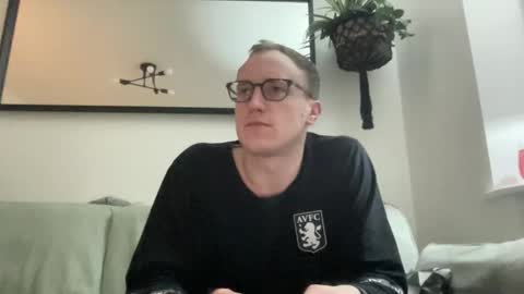 Snapshot of hotholby86 chatting on January 12, 8:47 pm hotholby86 online show from January 12, 8:47 pm